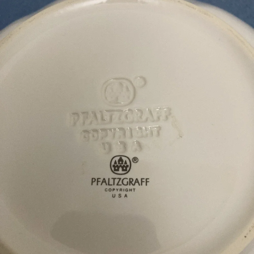 Pfaltzgraff Winterberry Set of 2 Bowls:‎ 8.5